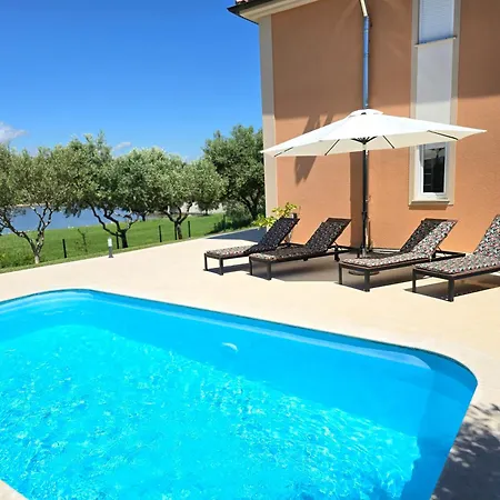 Appartement Olive Garden, With A Private Pool Banjole