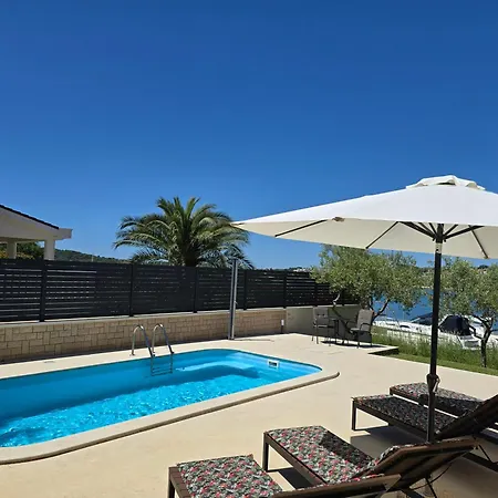 Apartment Olive Garden, With A Private Pool Banjole